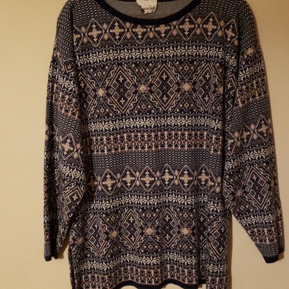 Vintage sweater size medium
